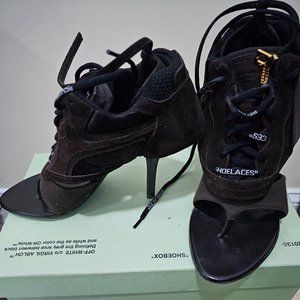 Nice sightly  use stylish sandals brand off-white